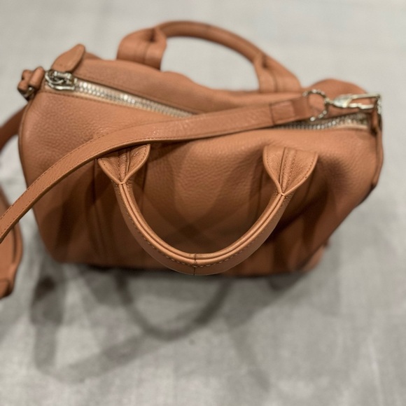 ALEXANDER WANG Soft Pebbled Lambskin Rocco Tan Pale Shoulder Handbag Gold Accent - Picture 2 of 13